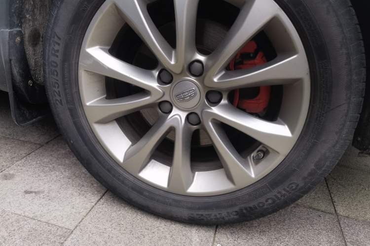 Used Geely Auto Emgrand GS 2018 Sport Edition 1.8L Automatic LingShang Model Right Front Wheel Hub