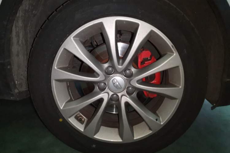 Used Geely Auto Emgrand GS 2018 Sport Edition 1.8L Automatic LingShang Model Right Front Wheel Hub