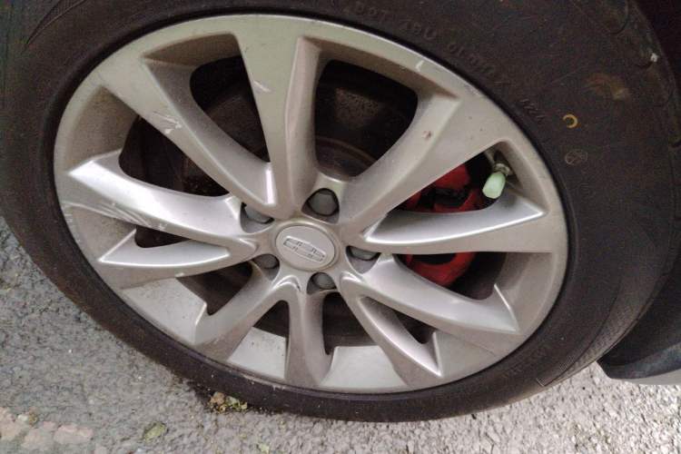 Used Geely Auto Emgrand GS 2018 Sport Edition 1.8L Automatic LingShang Model Right Front Wheel Hub