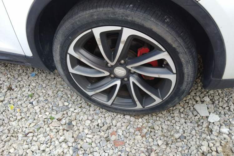 Used Geely Auto Emgrand GS 2018 Lingchao Edition 1.4T Automatic ZhenShang Smart Connectivity Model Right Front Wheel Hub