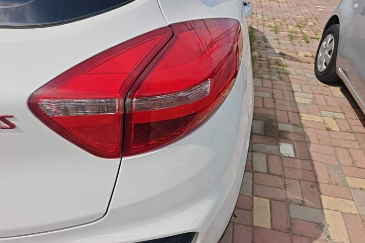 Used Geely Auto Emgrand GS 2018 Lingchao Edition 1.4T Automatic LingShang Smart Connectivity Model Right Rear Taillight