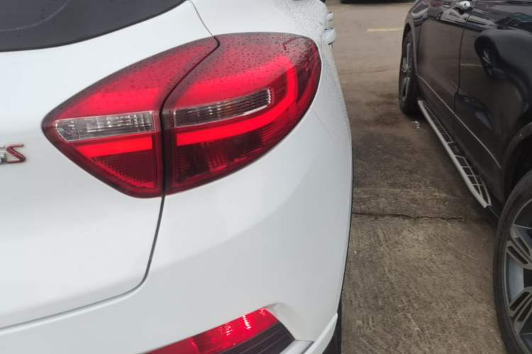 Used Geely Auto Emgrand GS 2018 Elegant Edition 1.8L Automatic LingShang Model Right Rear Taillight