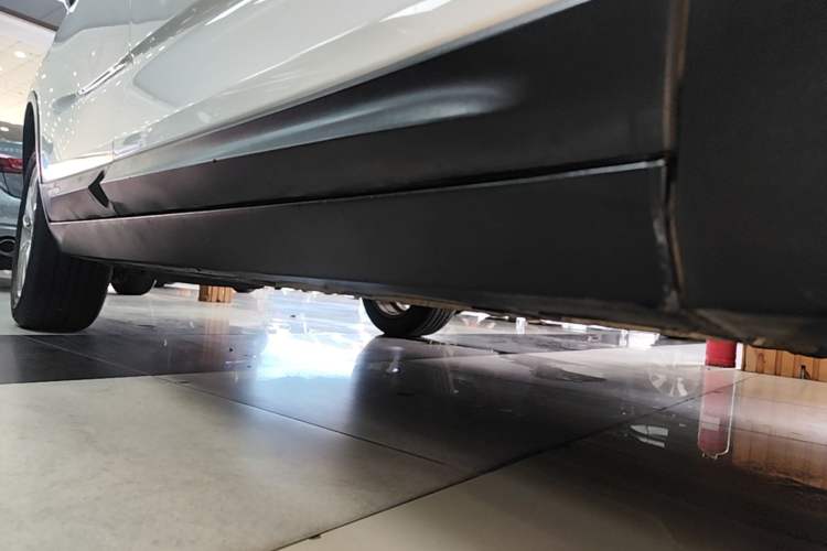 Used Geely Auto Emgrand GS 2018 Sport Edition 1.4T Automatic LingShang Model Right Side Sill