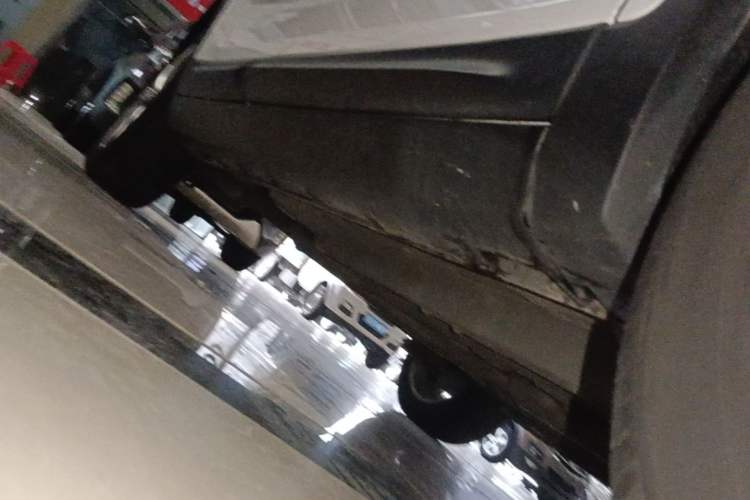 Used Geely Auto Emgrand GS 2018 Sport Edition 1.8L Automatic LingShang Model Right Side Sill
