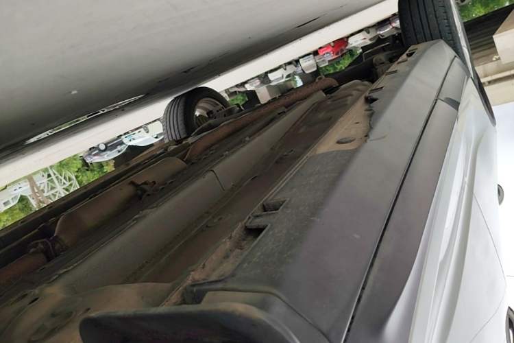 Used Geely Auto Emgrand GS 2018 Sport Edition 1.4T Automatic LingShang Model Right Side Sill