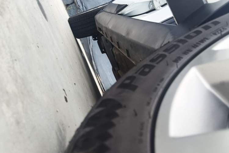 Used Geely Auto Emgrand GS 2018 Sport Edition 1.8L Automatic LingShang Model Right Side Sill
