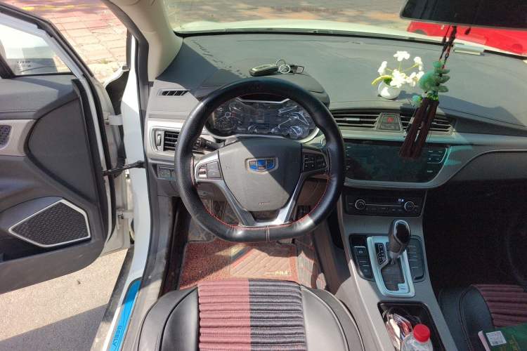 Used Geely Auto Emgrand GS 2018 Elegant Edition 1.8L Automatic LingShang Model Steering Wheel