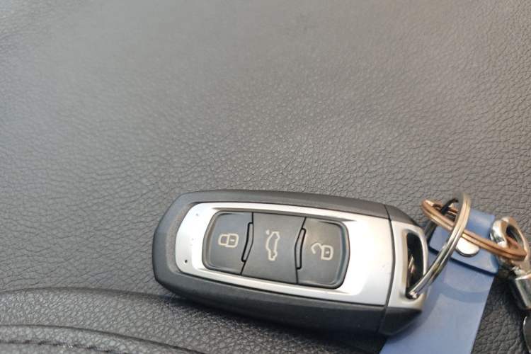 Used Geely Auto Emgrand GS 2018 Lingchao Edition 1.4T Automatic ZhenShang Smart Connectivity Model Vehicle Key