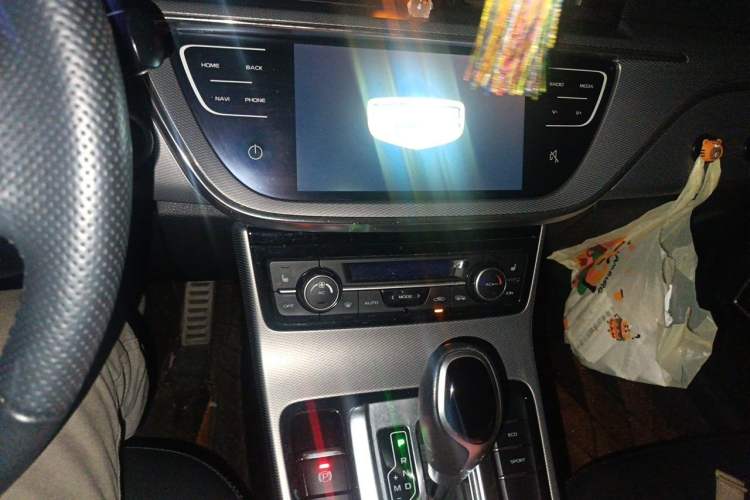 Used Geely Auto Emgrand GS 2018 Lingchao Edition 1.4T Automatic ZhenShang Smart Connectivity Model Audio And AC Panel
