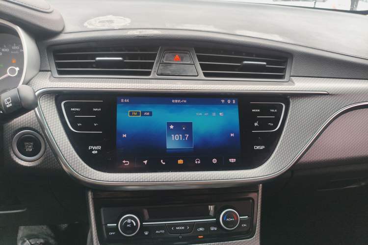 Used Geely Auto Emgrand GS 2018 Elegant Edition 1.8L Automatic LingShang Model Audio And AC Panel