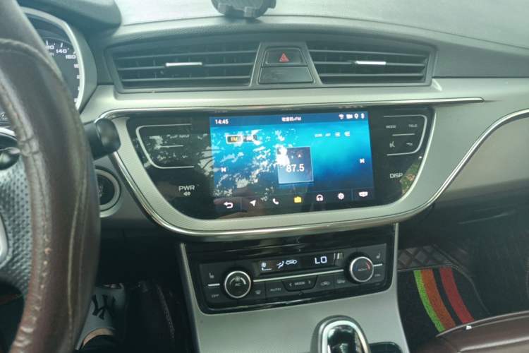 Used Geely Auto Emgrand GS 2018 Lingchao Edition 1.4T Automatic ZhenShang Smart Connectivity Model Audio And AC Panel