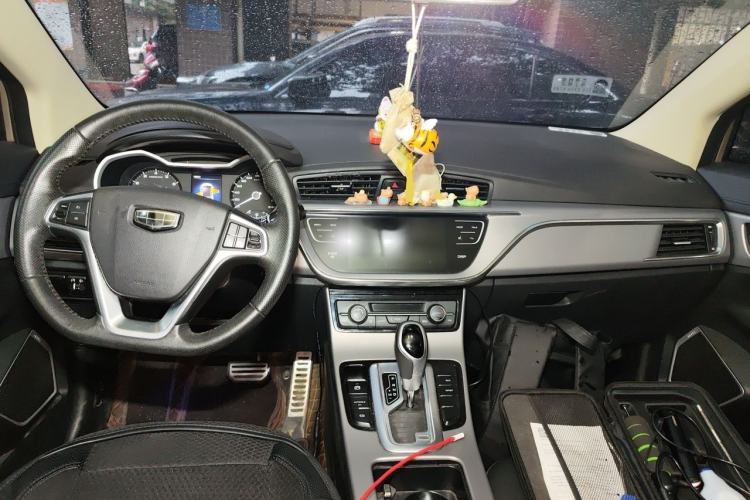 Used Geely Auto Emgrand GS 2018 Sport Edition 1.4T Automatic LingShang Model Center Console