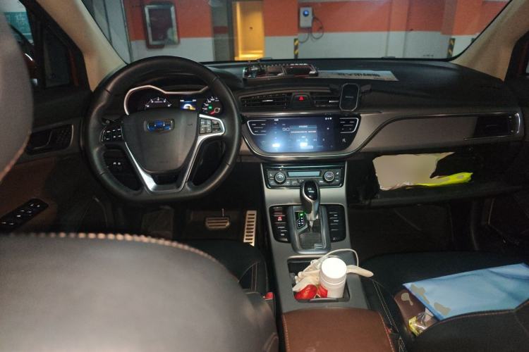 Used Geely Auto Emgrand GS 2018 Lingchao Edition 1.4T Automatic ZhenShang Smart Connectivity Model Center Console