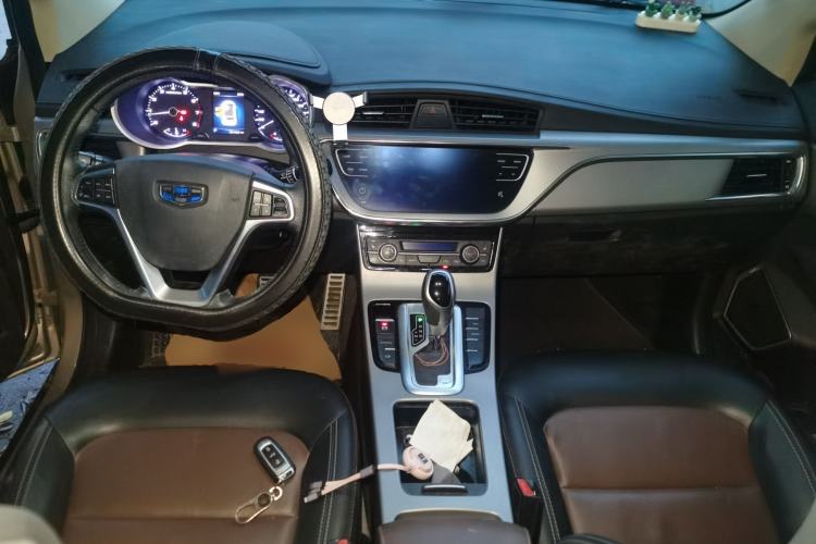 Used Geely Auto Emgrand GS 2018 Lingchao Edition 1.4T Automatic ZhenShang Smart Connectivity Model Center Console