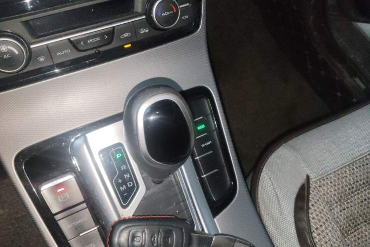 Used Geely Auto Emgrand GS 2018 Sport Edition 1.8L Automatic LingShang Model Gear Lever