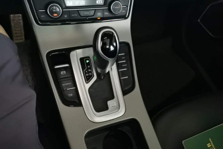 Used Geely Auto Emgrand GS 2018 Sport Edition 1.8L Automatic LingShang Model Gear Lever