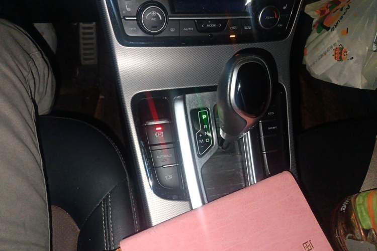 Used Geely Auto Emgrand GS 2018 Lingchao Edition 1.4T Automatic ZhenShang Smart Connectivity Model Gear Lever