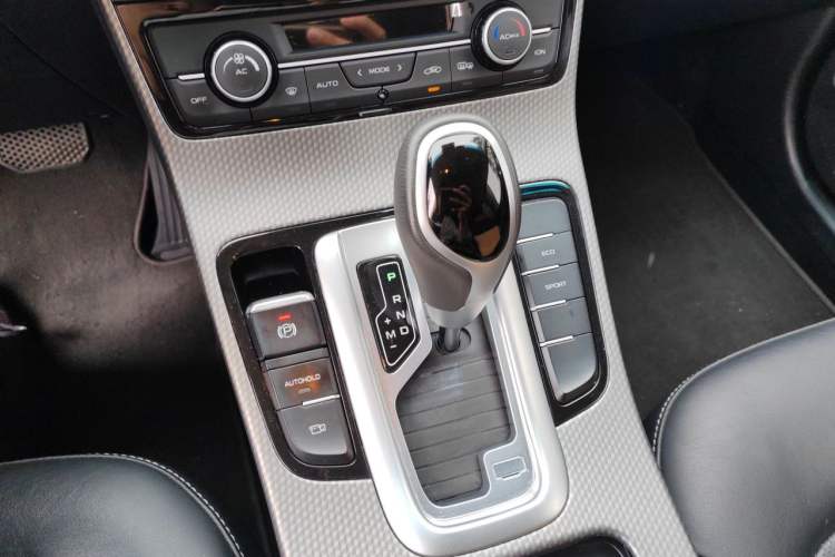 Used Geely Auto Emgrand GS 2018 Elegant Edition 1.8L Automatic LingShang Model Gear Lever