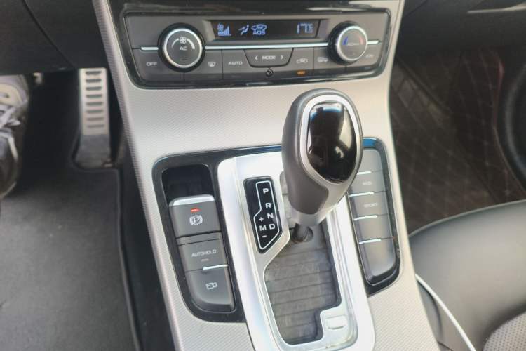 Used Geely Auto Emgrand GS 2018 Sport Edition 1.4T Automatic LingShang Model Gear Lever