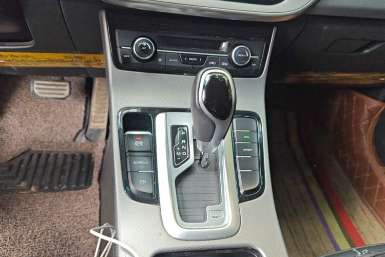 Used Geely Auto Emgrand GS 2018 Sport Edition 1.4T Automatic LingShang Model Gear Lever