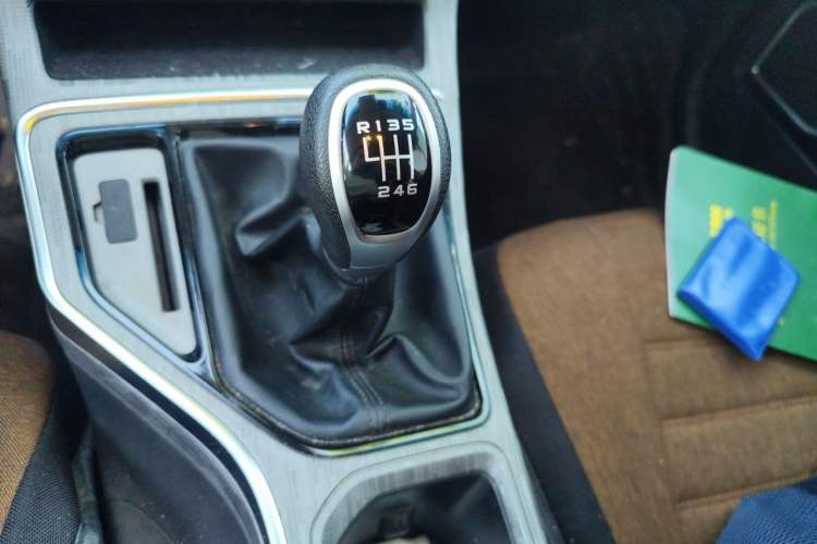 Used Geely Auto Emgrand GS 2018 Elegant Edition 1.8L Manual LingShang Model Gear Lever