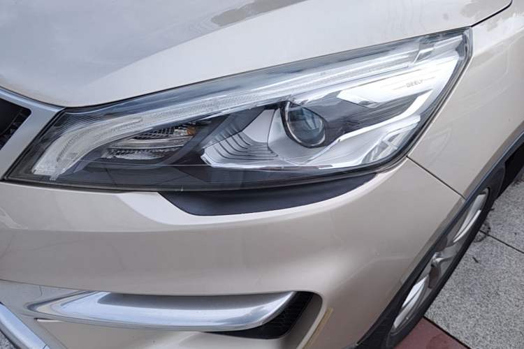 Used Geely Auto Emgrand GS 2018 Sport Edition 1.8L Automatic LingShang Model Left Front Headlight