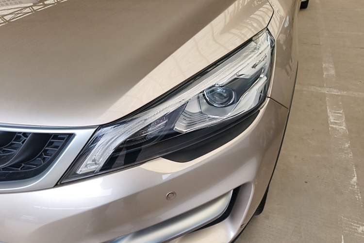 Used Geely Auto Emgrand GS 2018 Sport Edition 1.8L Automatic LingShang Model Left Front Headlight