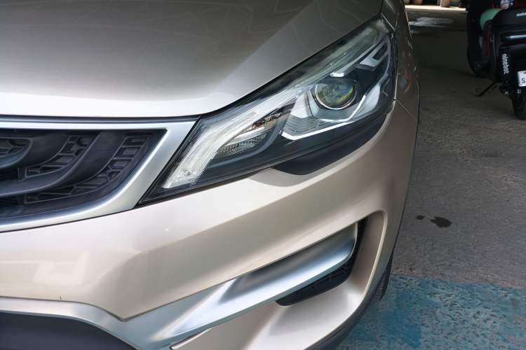 Used Geely Auto Emgrand GS 2018 Sport Edition 1.8L Automatic LingShang Model Left Front Headlight