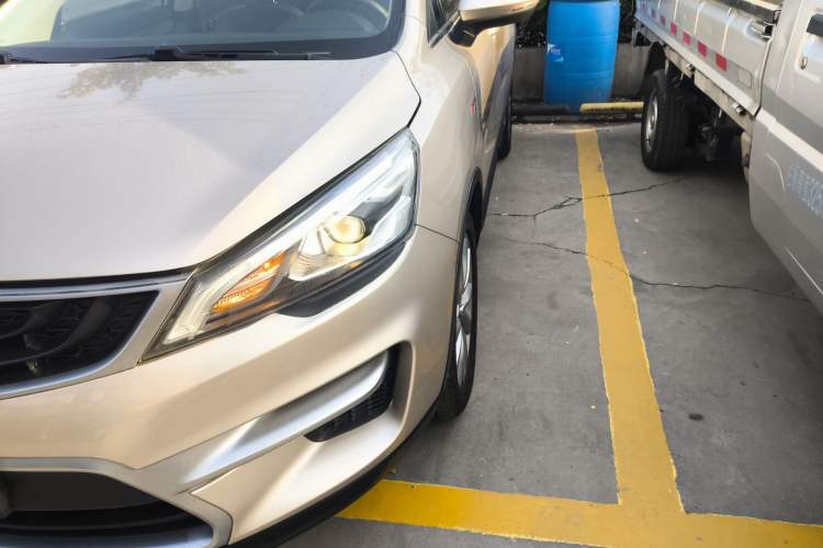 Used Geely Auto Emgrand GS 2018 Sport Edition 1.4T Automatic LingShang Model Left Front Headlight