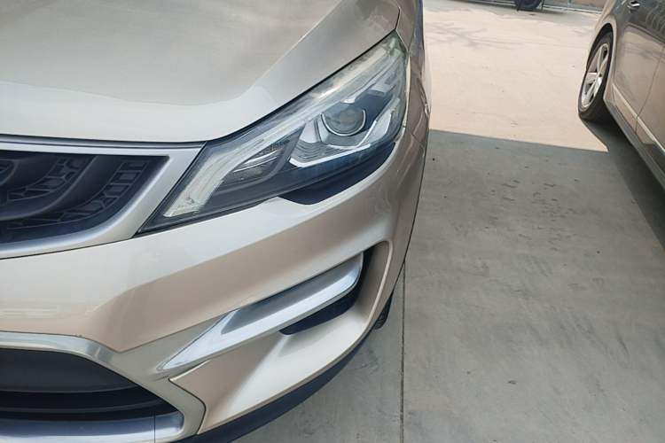 Used Geely Auto Emgrand GS 2018 Sport Edition 1.8L Automatic LingShang Model Left Front Headlight