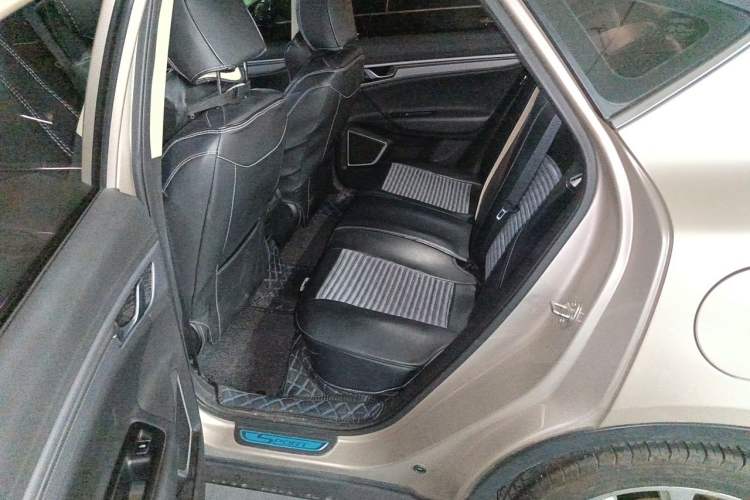 Used Geely Auto Emgrand GS 2018 Sport Edition 1.8L Automatic LingShang Model Left Rear Seat