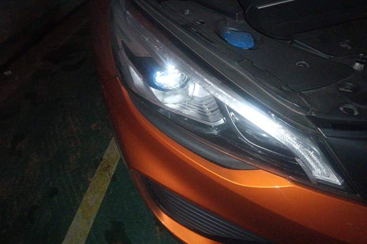 Used Geely Auto Emgrand GS 2018 Lingchao Edition 1.4T Automatic ZhenShang Smart Connectivity Model Right Front Headlight