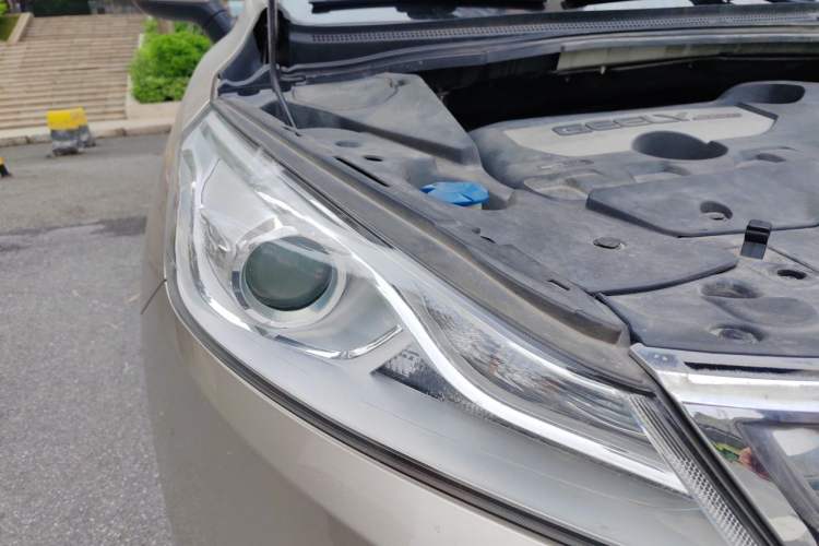 Used Geely Auto Emgrand GS 2018 Elegant Edition 1.8L Automatic LingShang Model Right Front Headlight