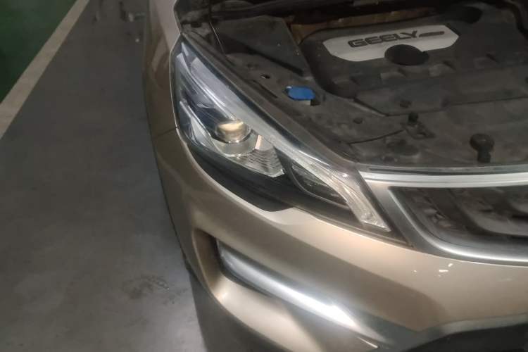 Used Geely Auto Emgrand GS 2018 Sport Edition 1.8L Automatic LingShang Model Right Front Headlight