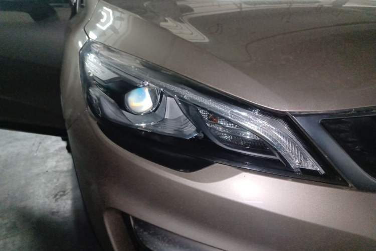 Used Geely Auto Emgrand GS 2018 Sport Edition 1.8L Automatic LingShang Model Right Front Headlight