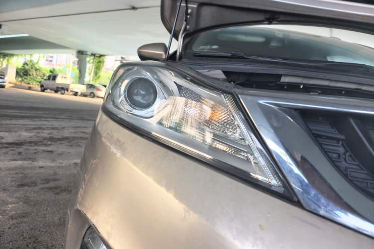 Used Geely Auto Emgrand GS 2018 Elegant Edition 1.8L Automatic LingShang Model Right Front Headlight