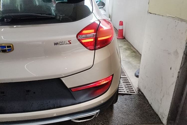 Used Geely Auto Emgrand GS 2018 Sport Edition 1.8L Automatic LingShang Model Right Rear Taillight