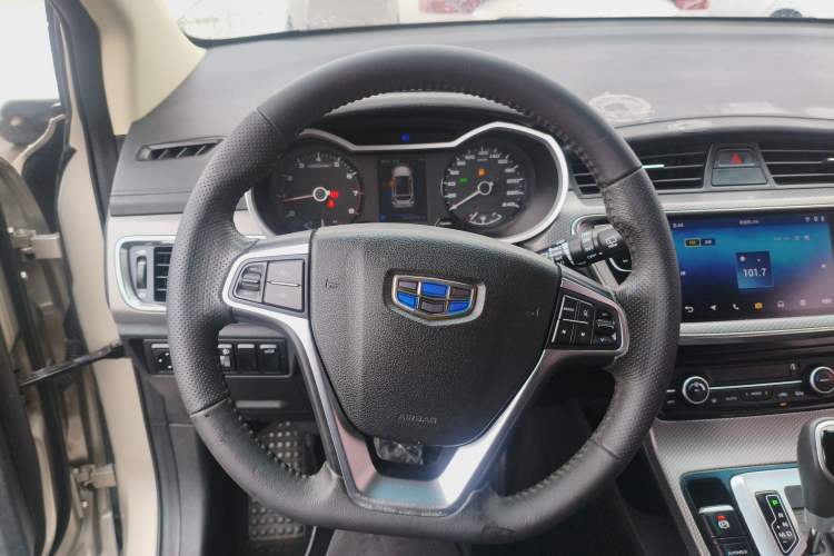 Used Geely Auto Emgrand GS 2018 Elegant Edition 1.8L Automatic LingShang Model Steering Wheel