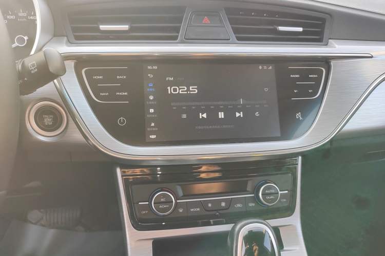 Used Geely Auto Emgrand GS 2019 1.4T CVT Edition Audio And AC Panel