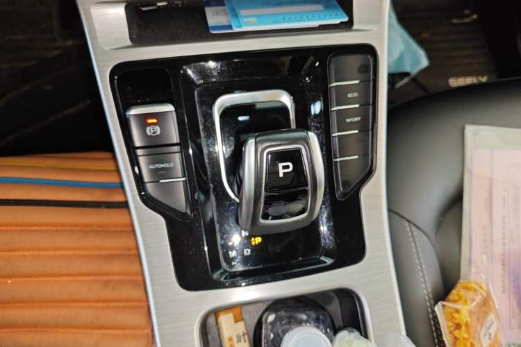 Used Geely Auto Emgrand GS 2019 1.5TD DCT Active 260T Gear Lever