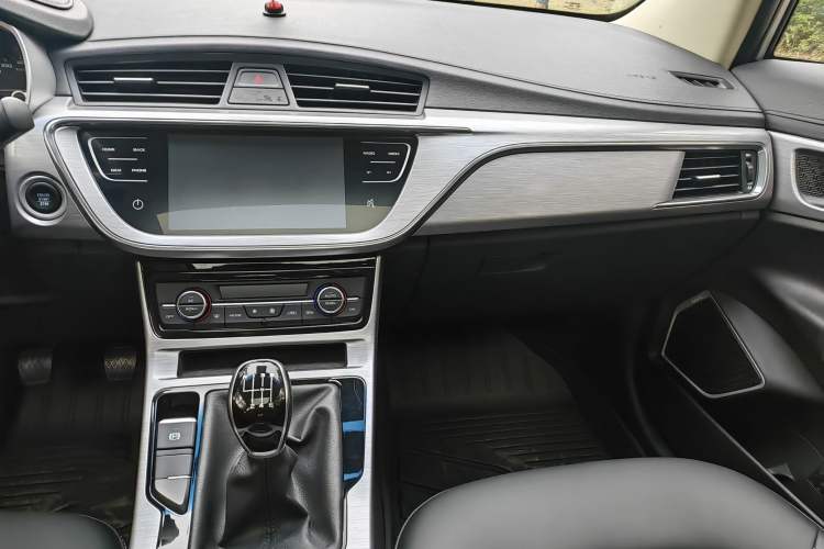 Used Geely Auto Emgrand GS 2019 1.4T Manual Ya Audio And AC Panel