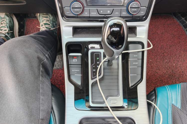 Used Geely Auto Emgrand GS 2019 1.4T CVT Edition Gear Lever