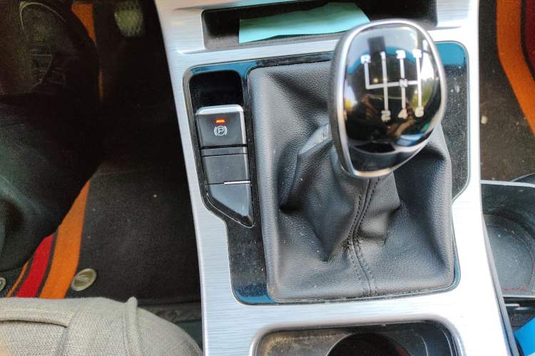 Used Geely Auto Emgrand GS 2019 1.4T Manual Ya Gear Lever