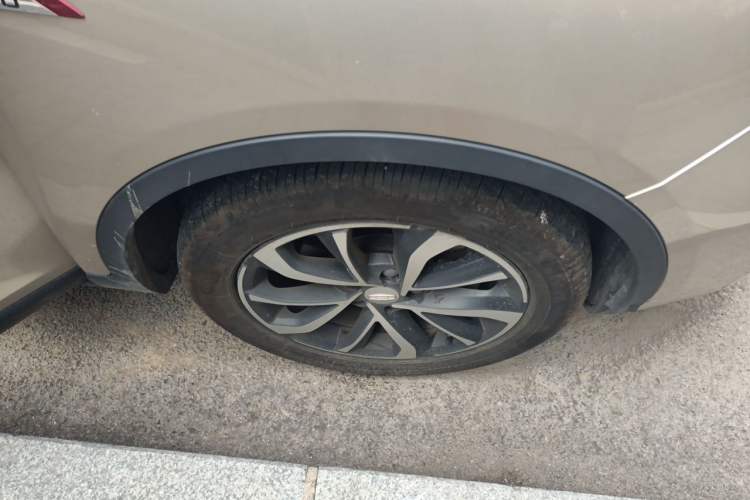 Used Geely Auto Emgrand GS 2019 1.4T CVT Edition Right Front Wheel Hub