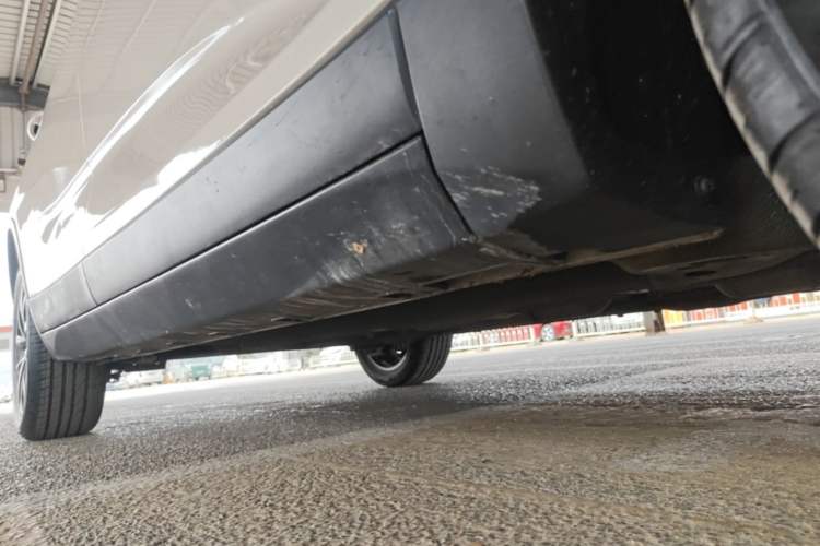 Used Geely Auto Emgrand GS 2019 1.4T Manual Ya Right Side Sill