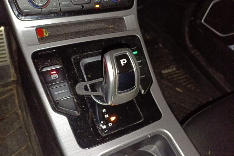 Used Geely Auto Emgrand GS 2019 1.5TD DCT Active 260T Gear Lever