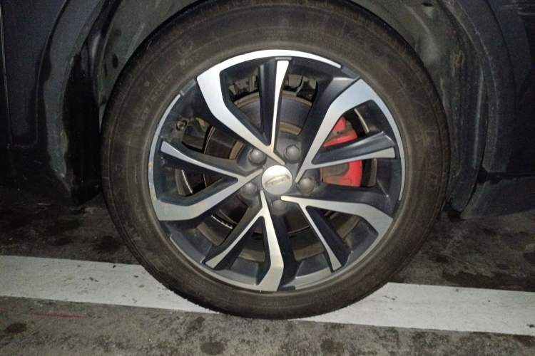Used Geely Auto Emgrand GS 2019 1.5TD DCT Active 260T Right Front Wheel Hub