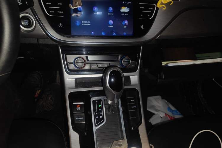 Used Geely Auto Emgrand GS 2019 1.4T CVT Edition Audio And AC Panel
