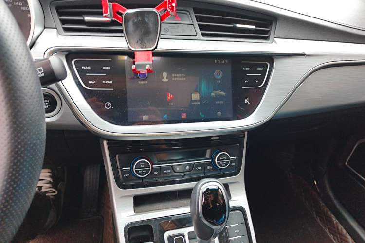 Used Geely Auto Emgrand GS 2019 1.4T CVT Edition Audio And AC Panel