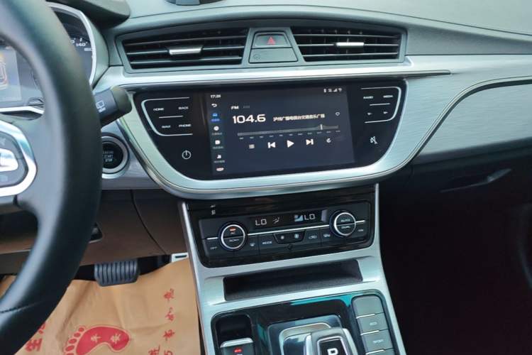 Used Geely Auto Emgrand GS 2019 1.5TD DCT Active 260T Audio And AC Panel